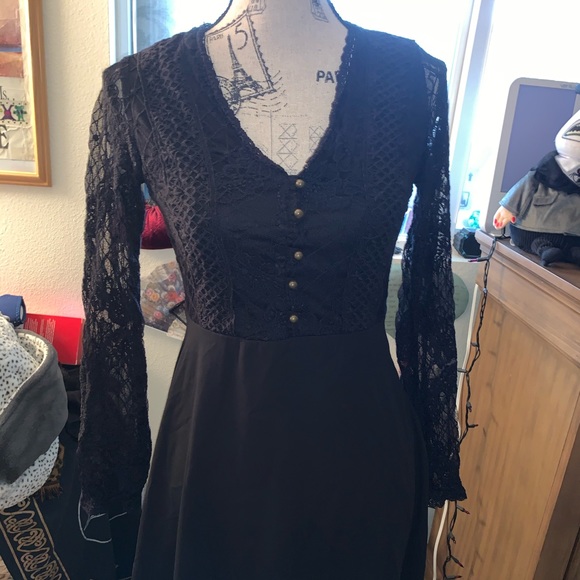 black knee length dress - Picture 2 of 4